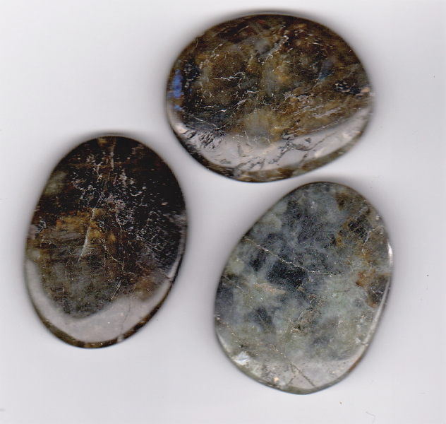 lommestein av labradoritt labradorite spektrolitt healing stein chakra krystall egenskap betydning kjøp hvor mystica