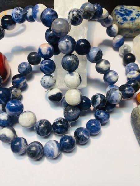 SODALITE SODALITT STEN MINERAL ARMBÅND EGENSKAP BETYDNING KJØP NÆR DEG HVA HVOR HEALING CHAKRA TROMMELSTEN STENSMYKKE