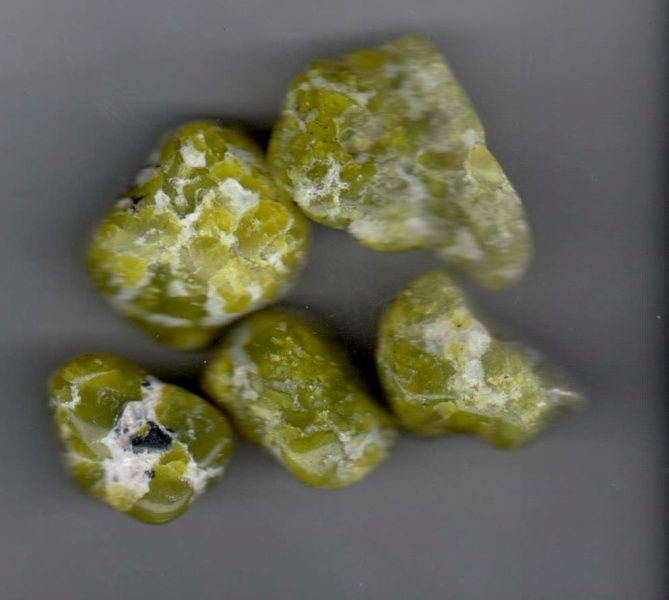 lizarditt lizardite serpentine serpentin norsk jade tromlet sten slipt krystall egenskap stein healing alternativ butikk nær deg kjøp billig