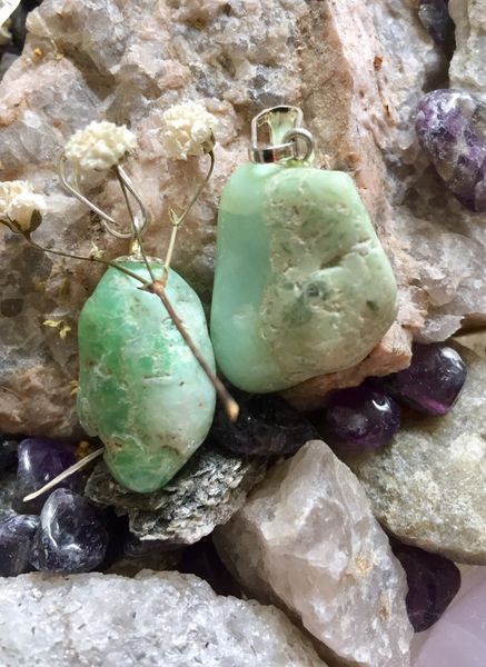 krysopras chrysoprase stein mineral smykke edelsten healing egenskaper kvarts krystall anheng norsk mystica nettbutikk